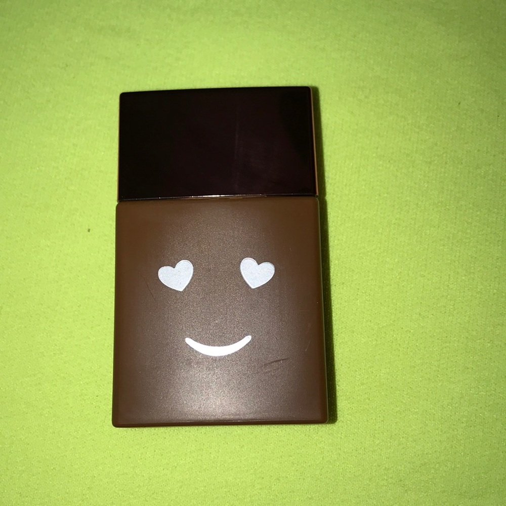 BENEFIT HELLO HAPPY FOUNDATION (DEEP NEUTRAL)